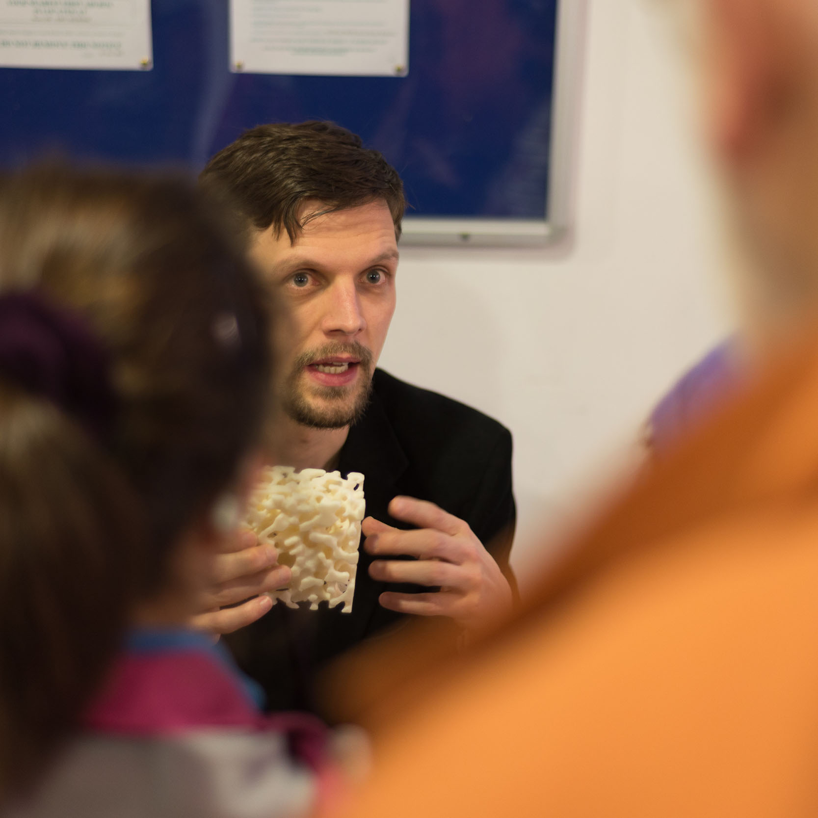 Dr Job Thijssen with a model bijel. Image: Dr Michiel Hermes.