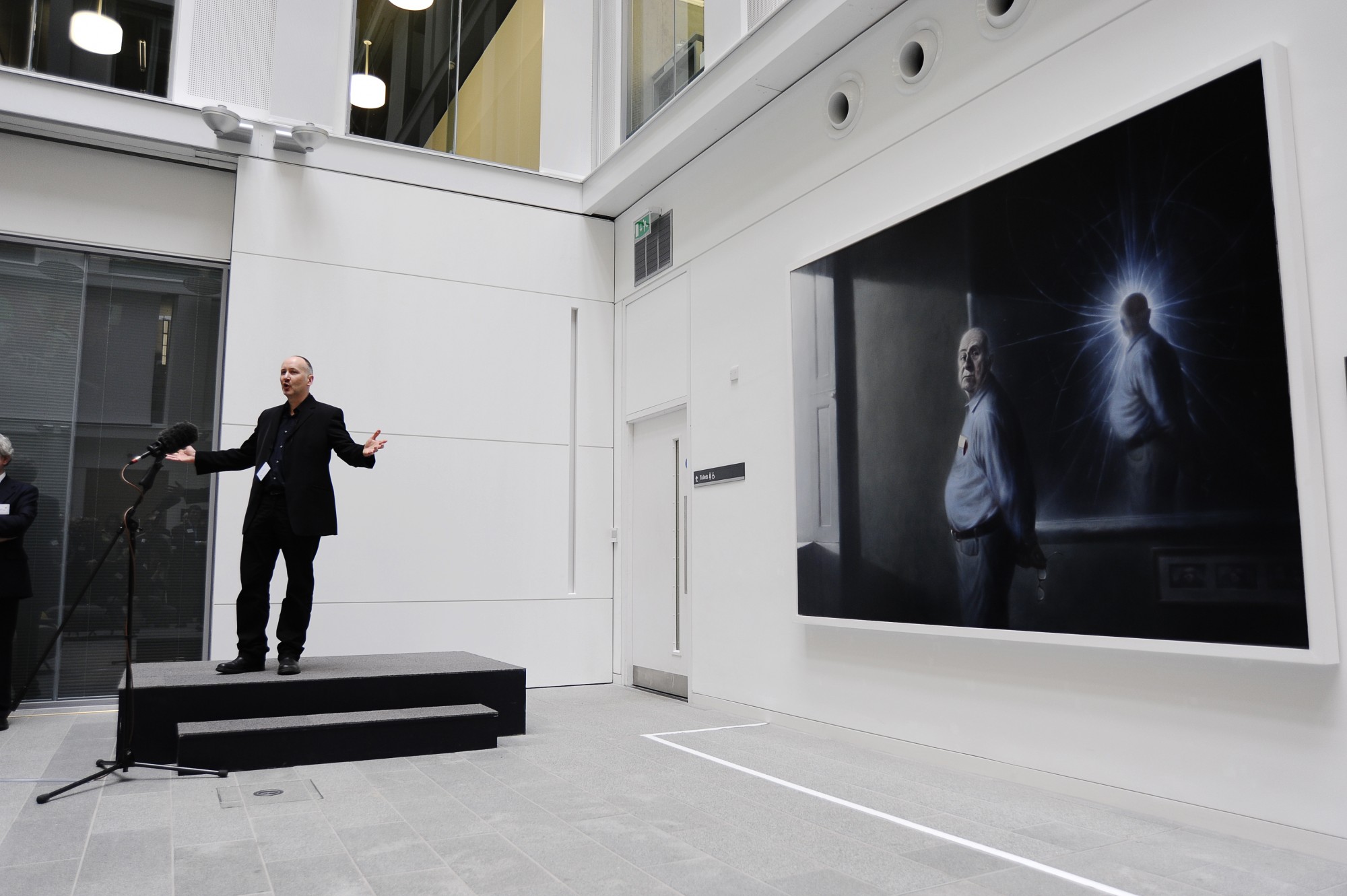 Ken Currie introducing his portrait of Peter Higgs at its unveiling on 2nd March 2009.