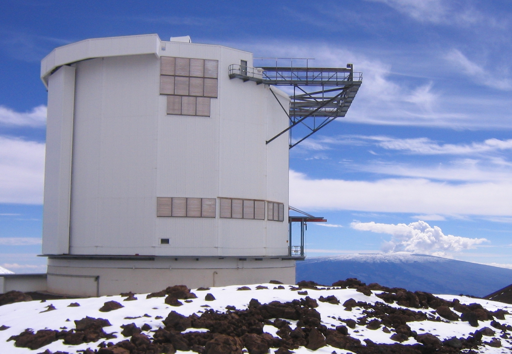 With a diameter of 15m the JCMT is the largest telescope in the world designed specifically to operate at submillimetre wavelengths. Credit: Joint Astronomy Centre